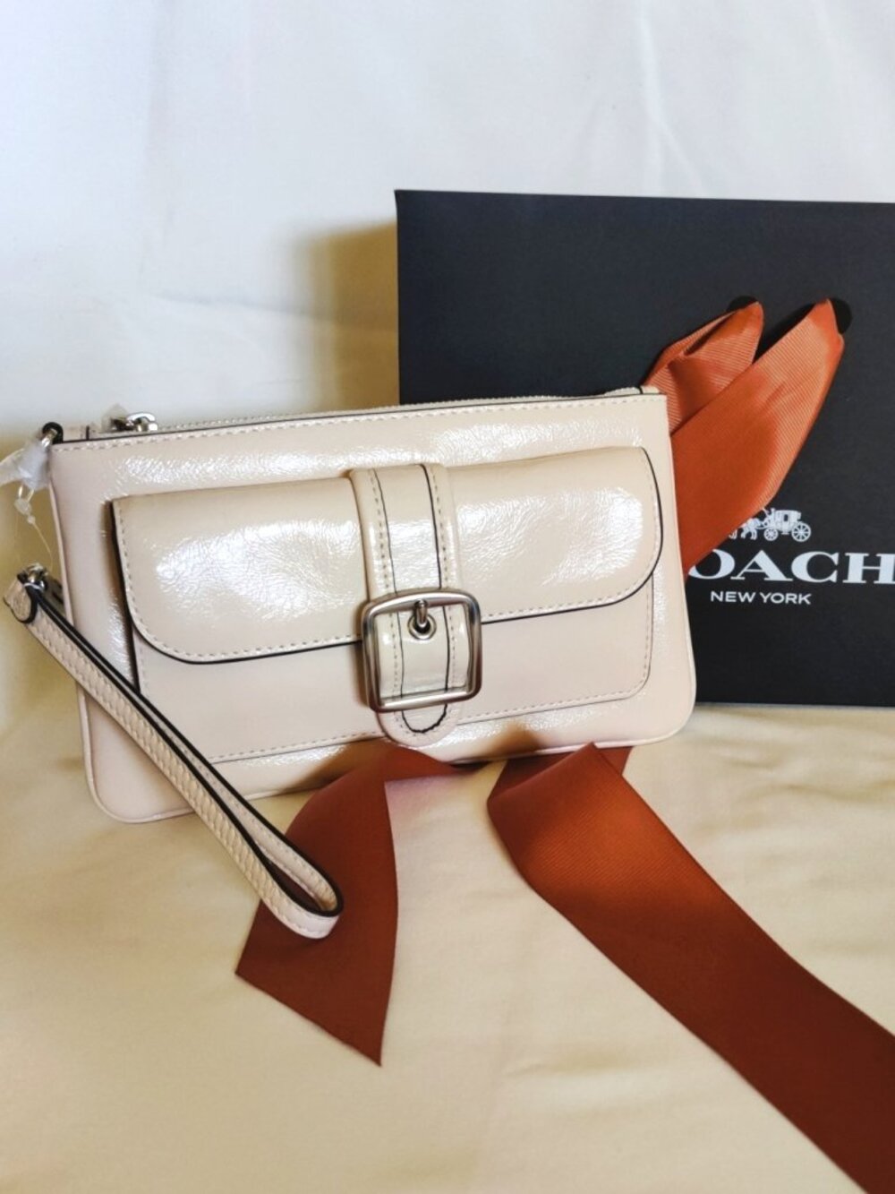 Coach Ashton Large Glazed Crinkled Leather Wristlet in Chalk/Silver, NWT